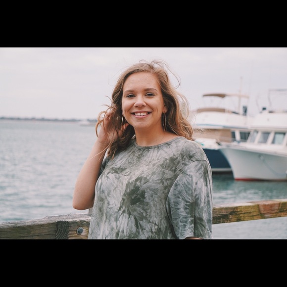 Meet your Posher, Micaela - Picture 2 of 4